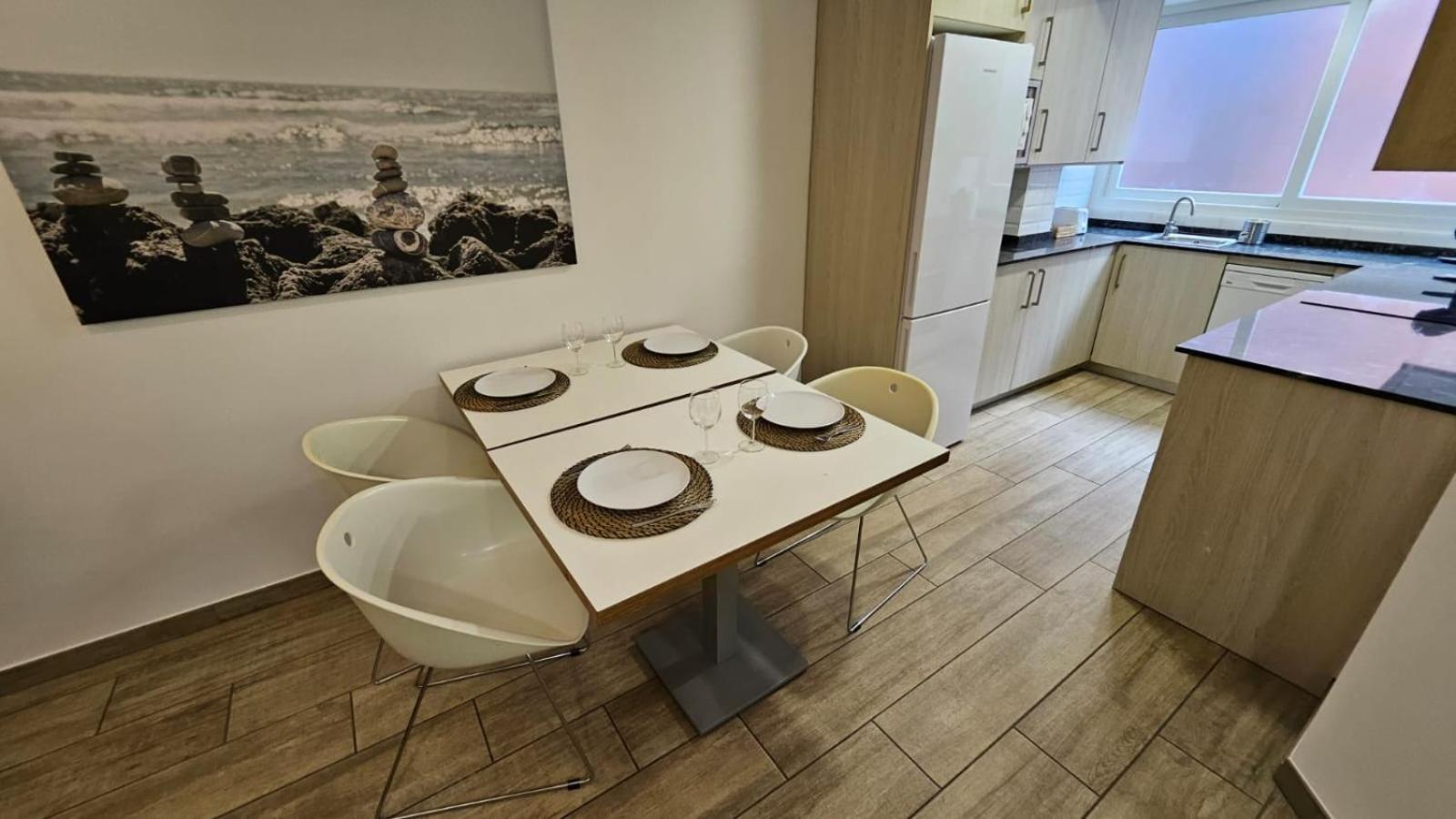 Luminoso Apartamento 6 Personas Pueblo Nuevo Madrid Bagian luar foto